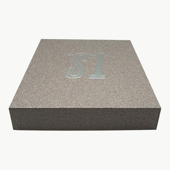 NIB Taylor Swift It’s Beautiful Opalite Star Charm Collectible Bracelet | Silver - Picture 6 of 12